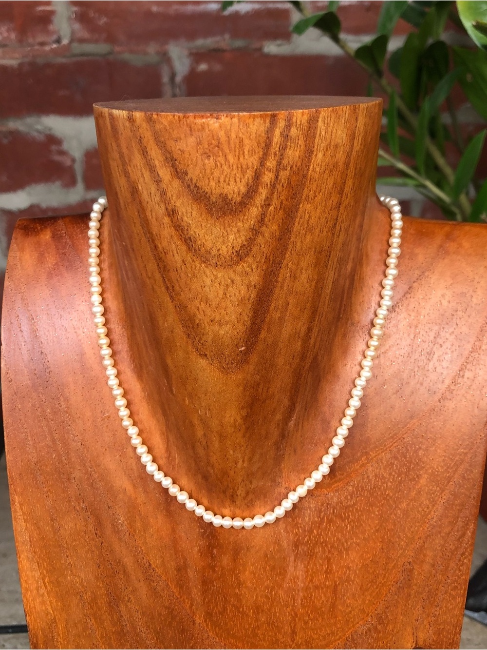 Classic Vintage Ivory Faux Freshwater Pearl Necklace